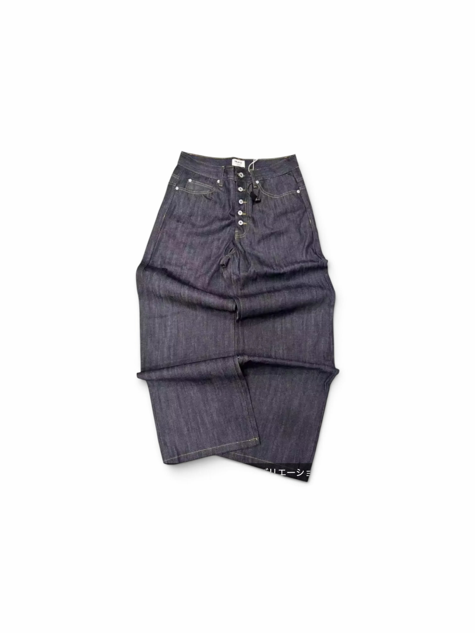 ROKOS UNIONの深みのあるインディゴカラーのワイドレッグデニムパンツ。ボタンフライ仕様の丈夫なデニム素材。